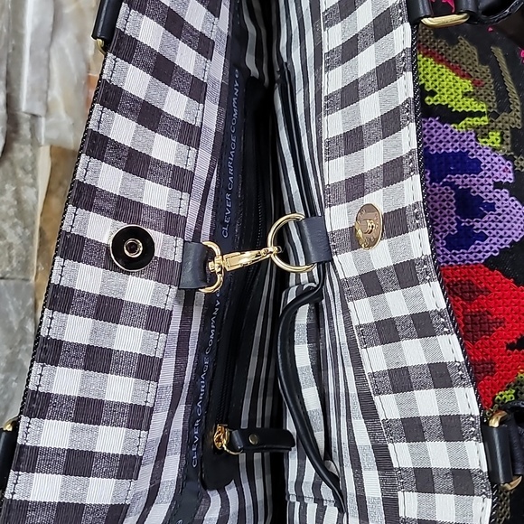 🎁 Clever Carriage Company Eclectic Shopper Satchel - Picture 8 of 9